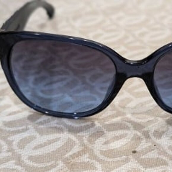 Authentic CHANEL Tweed Sunglasses Black Frame main image 2